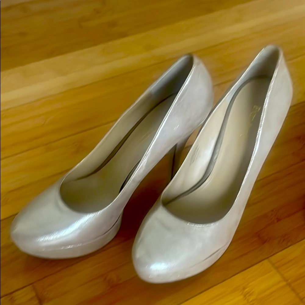 Enzo Angiolini Leather Pumps Champagne